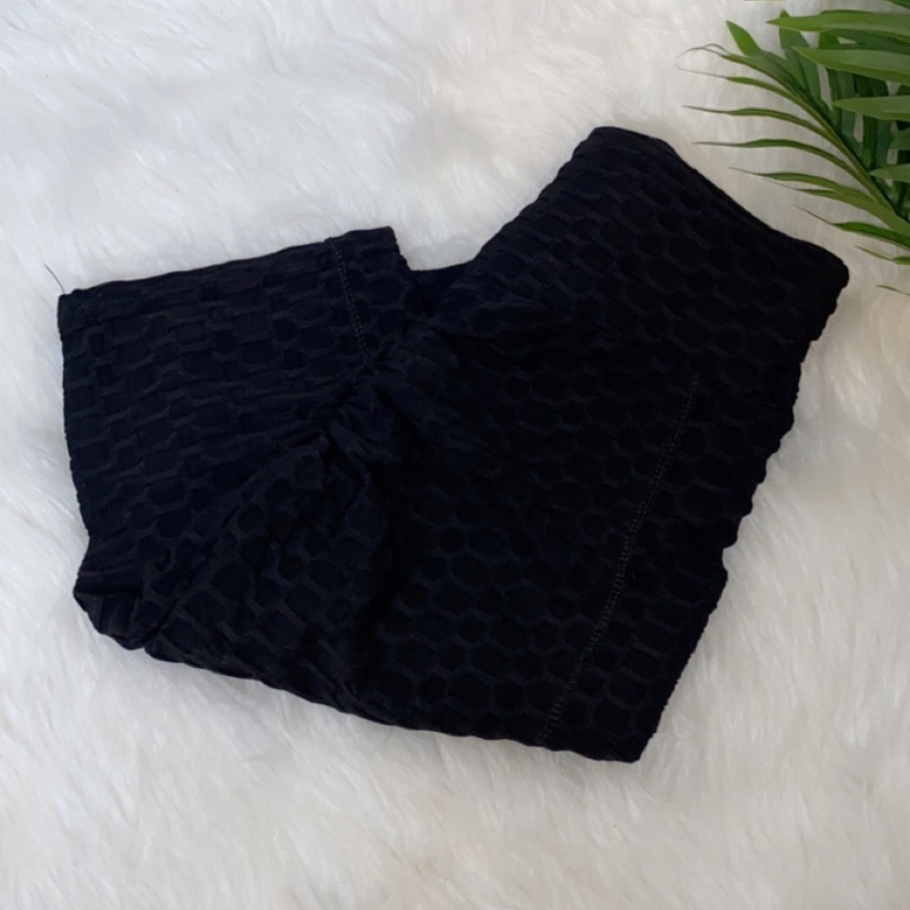 Active wear butt lift short
